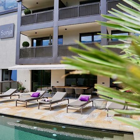 Residence Sonja Парчинес Екстериор снимка