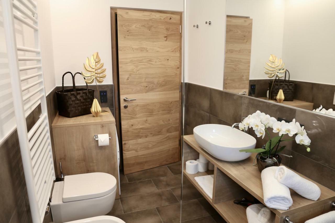 Residence Sonja Парчинес Екстериор снимка